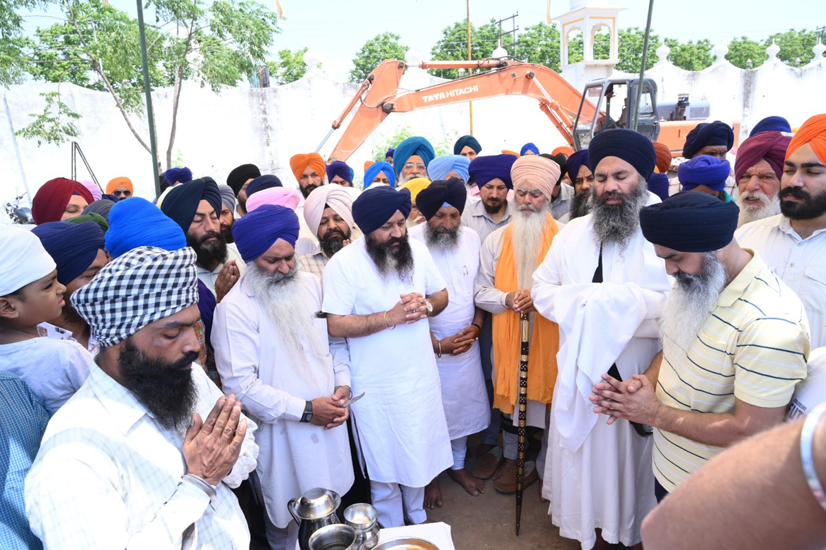 Gu: Singh Shaheed laid the foundation stone of multi-storey car parking at Sohana